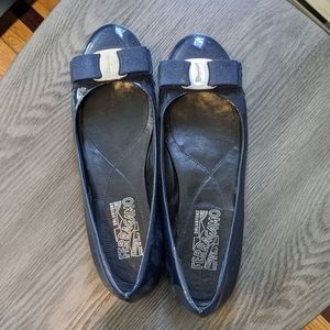 Ferragamo flats in patent blue